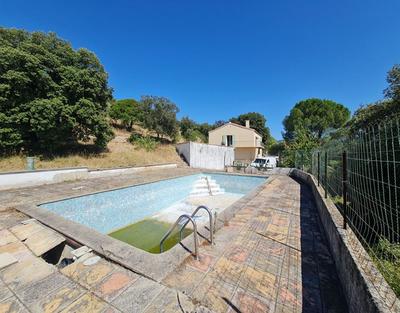 Maison - 195 m² - 8 pièces