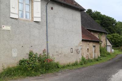 Maison ancienne - 160 m² - 3 pièces