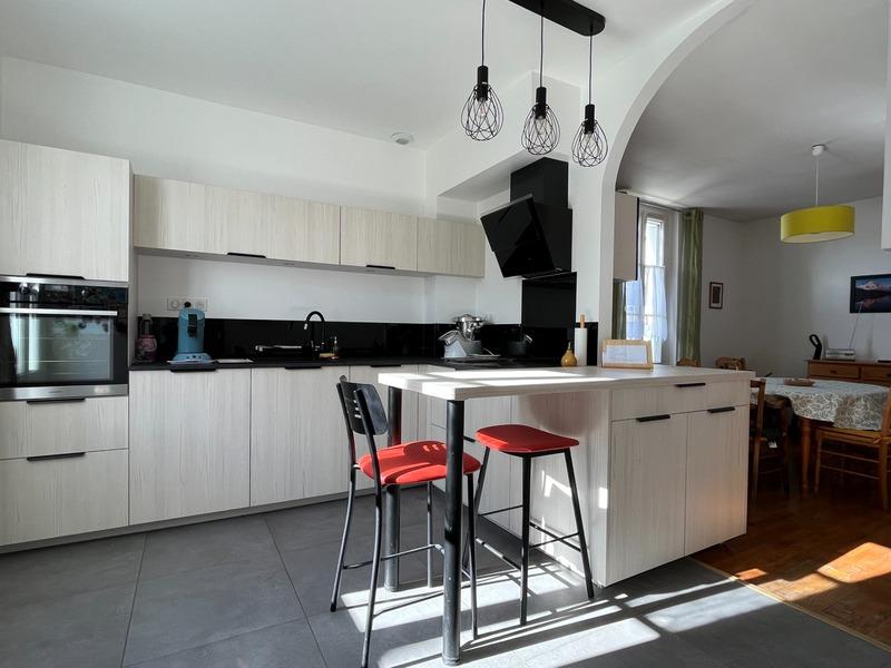 Maison - 90 m² - 5 pièces