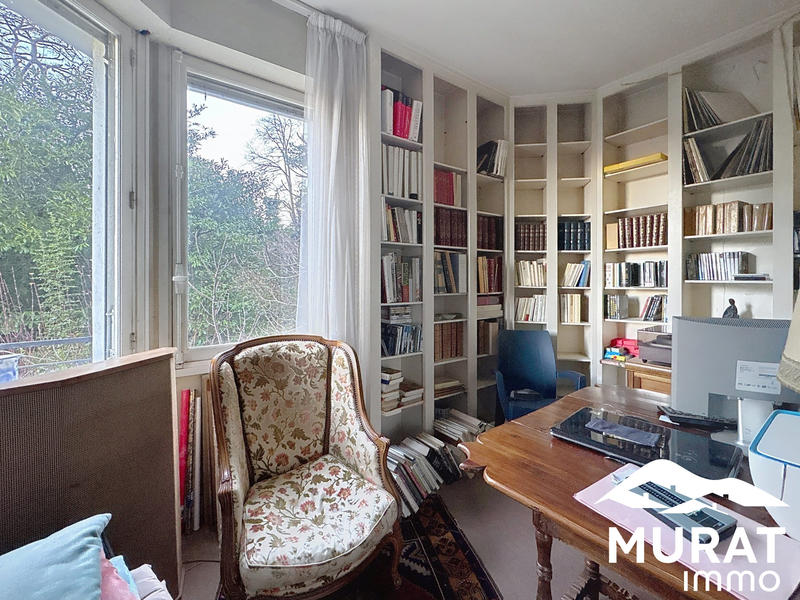 Maison - 238 m² - 9 pièces