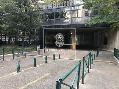 Parking / Garage - 13 m²