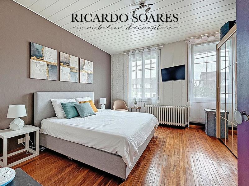 Maison - 277 m² - 10 pièces