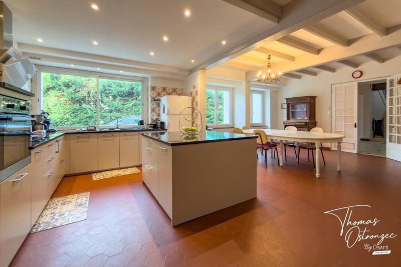 Maison - 600 m² - 15 pièces