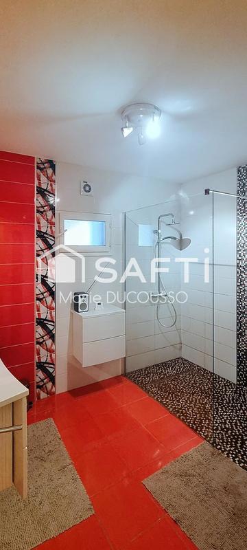 Maison - 220 m² - 7 pièces