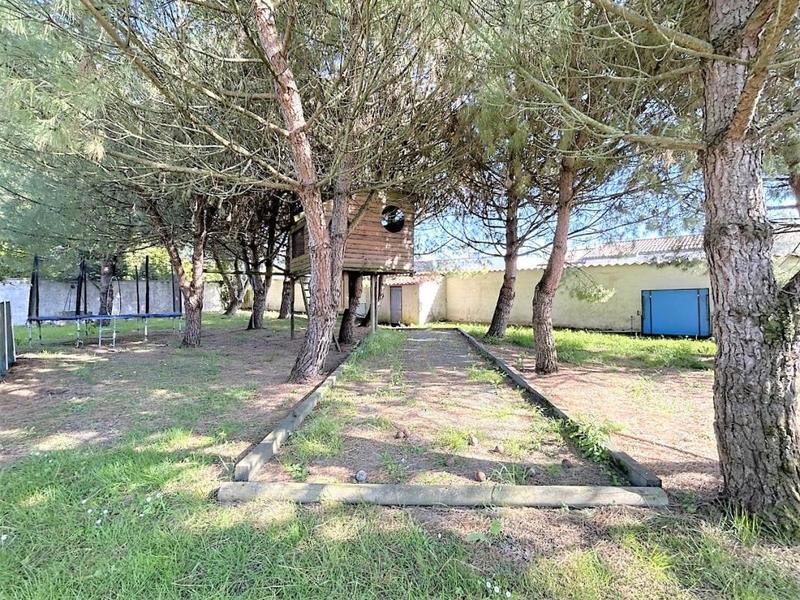 Maison - 520 m² - 14 pièces