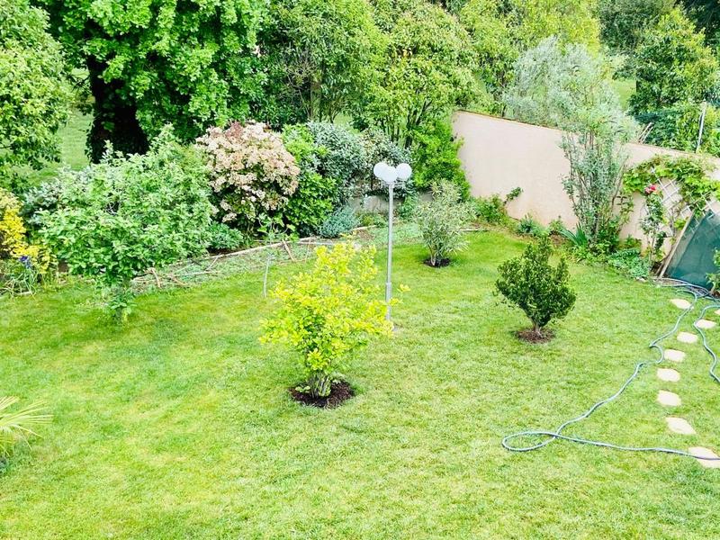 Terrain constructible - 1 242 m²