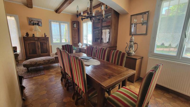 Maison - 166 m² - 7 pièces