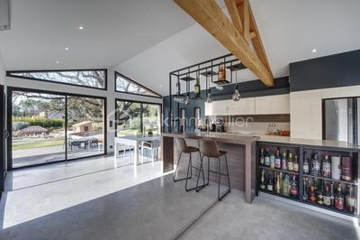 Propriété - 237 m² - 8 pièces