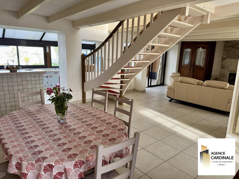 Maison - 109 m² - 6 pièces