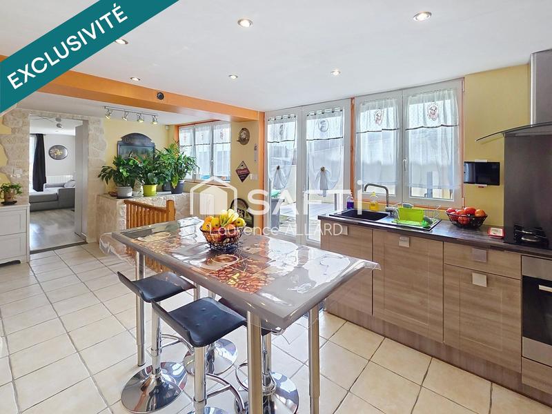 Maison - 99 m² - 5 pièces