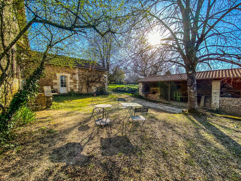 Maison - 300 m² - 11 pièces