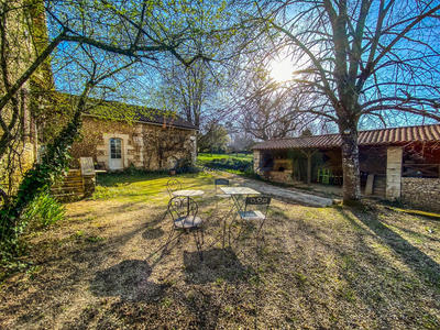 Maison - 300 m² - 11 pièces