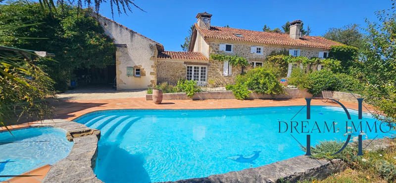 Maison - 308 m² - 5 pièces