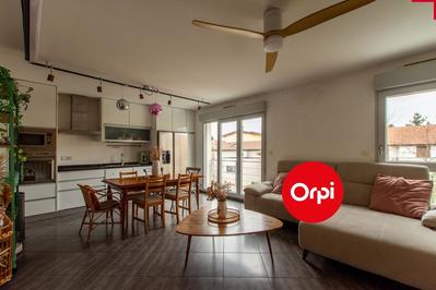 Maison - 102 m² - 5 pièces