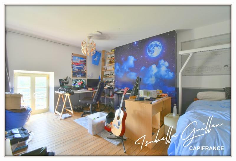 Maison - 262 m² - 7 pièces