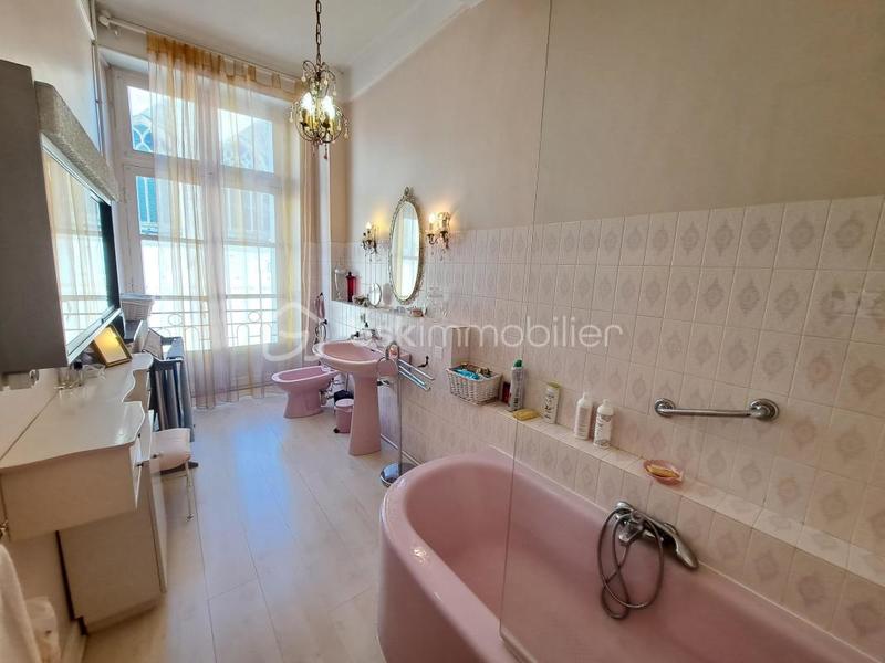 Maison de ville - 288 m² - 10 pièces