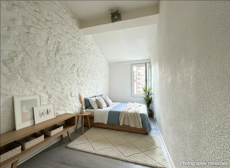 Maison - 2 619 m² - 2 pièces