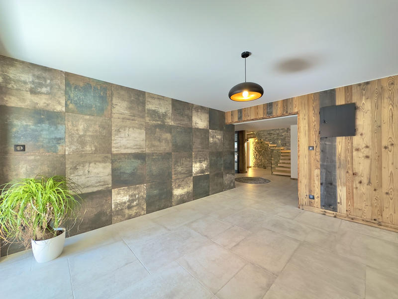 Châlet - 607 m² - 16 pièces