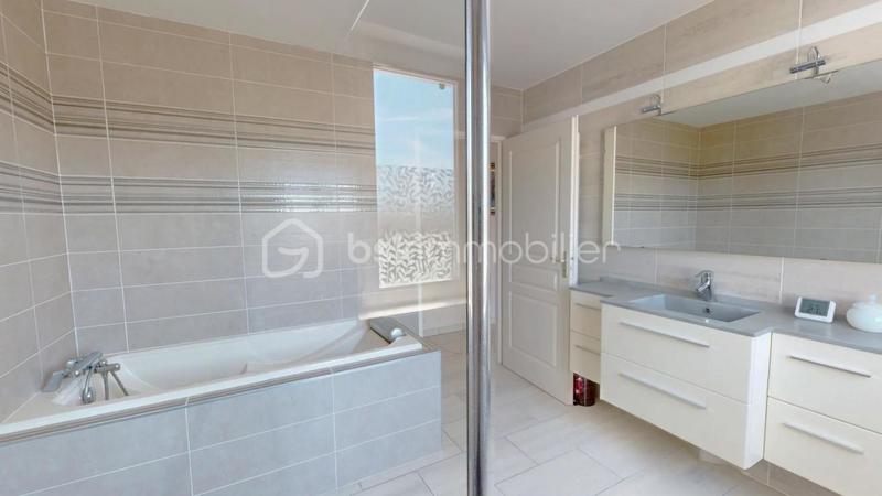 Maison - 163 m² - 5 pièces