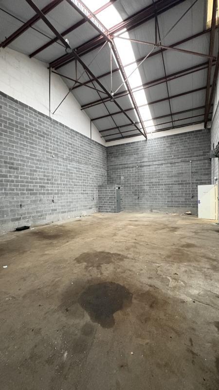 Local artisanal - 125 m² - 1 pièce