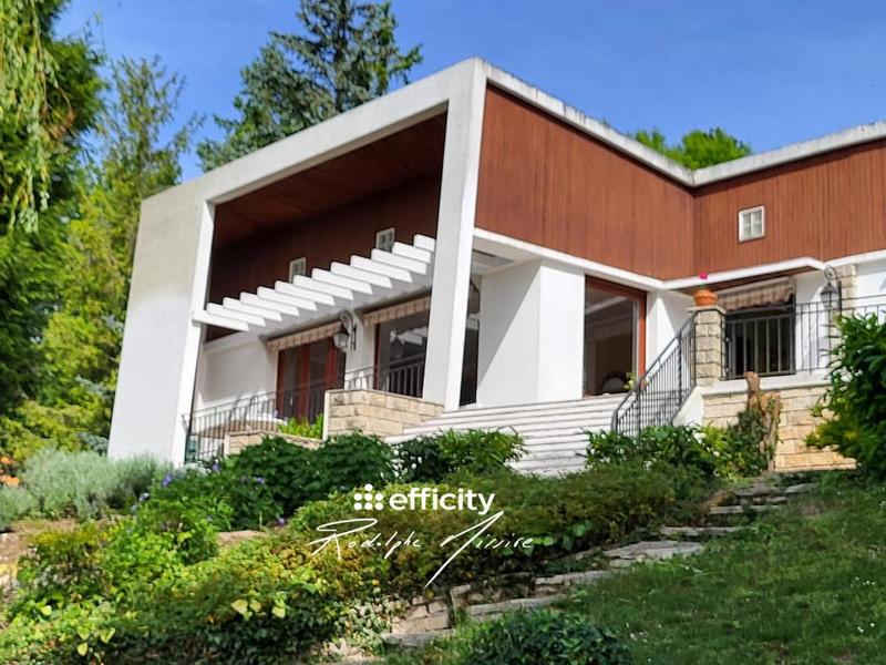 Maison - 180 m² - 8 pièces