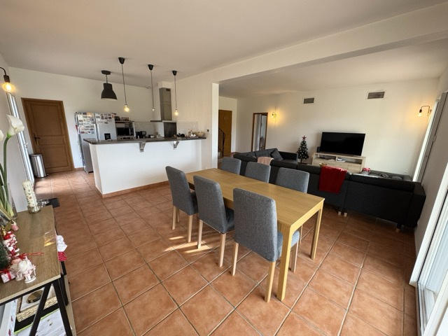 Maison - 137 m² - 5 pièces