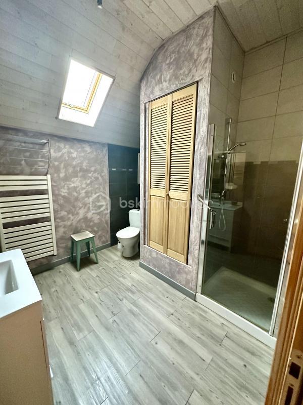 Maison - 340 m² - 8 pièces