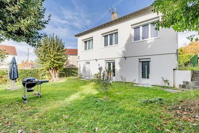 Maison - 200 m² - 8 pièces