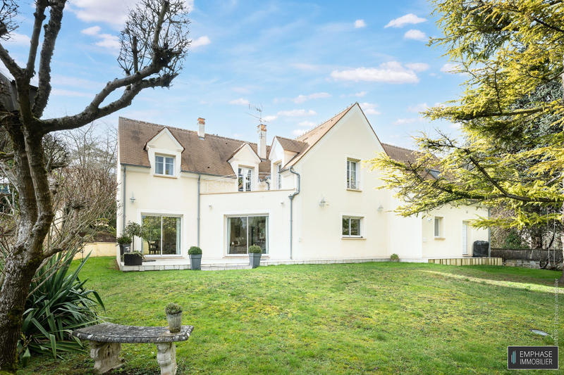 Maison contemporaine - 258 m² - 6 pièces