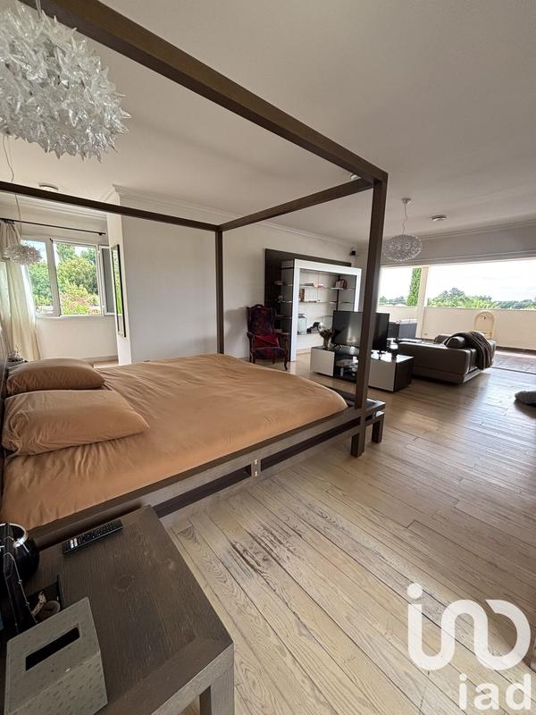 Maison - 250 m² - 8 pièces