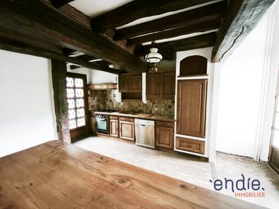 Maison - 94 m² - 5 pièces