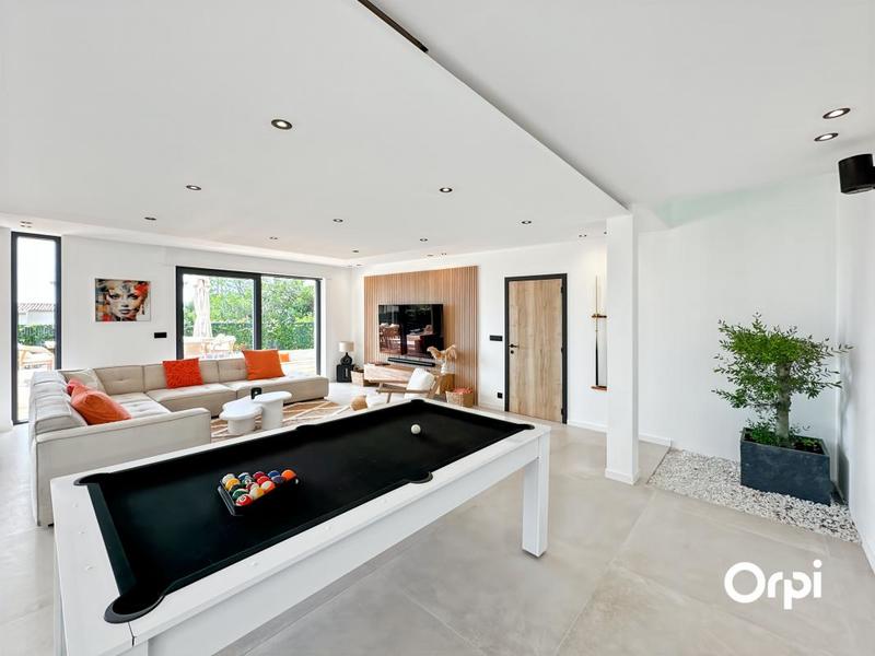 Villa - 242 m² - 5 pièces