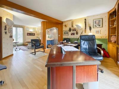 Maison - 205 m² - 6 pièces