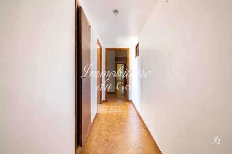 Appartement - 204 m² - 6 pièces