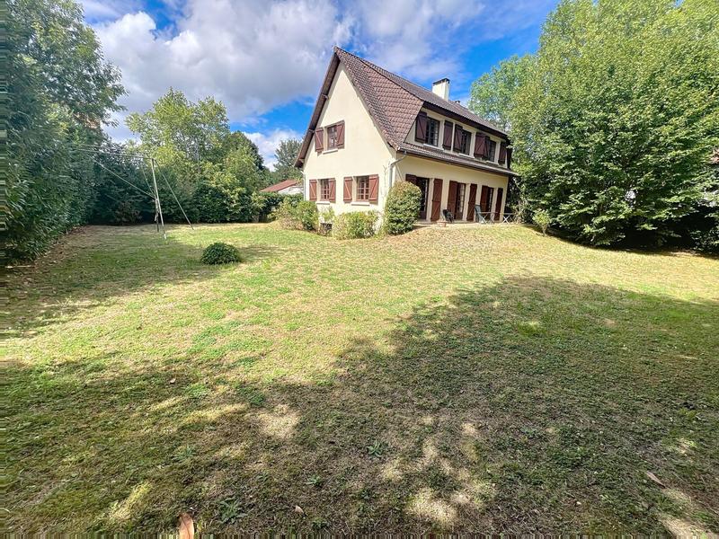 Villa - 162 m² - 8 pièces