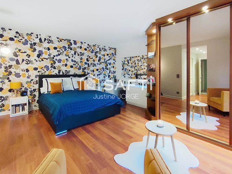 Maison - 228 m² - 7 pièces