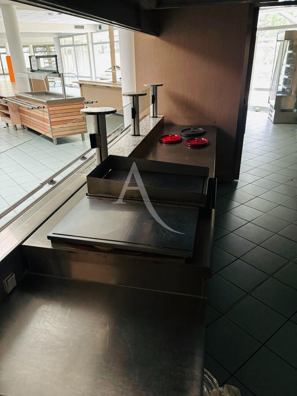 Local commercial - 700 m²