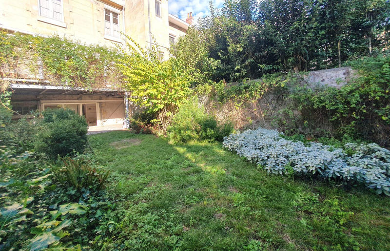 Maison - 204 m² - 6 pièces