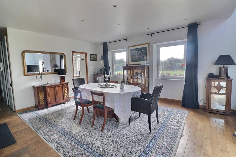 Maison - 260 m² - 7 pièces