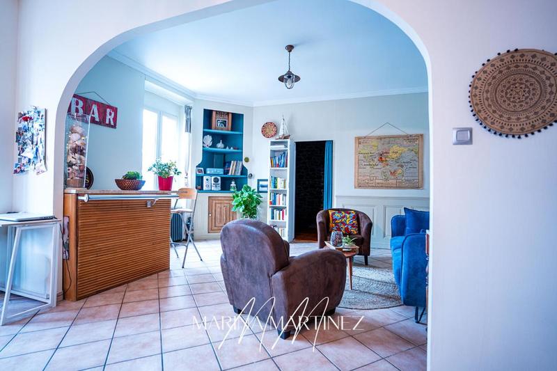 Maison - 231 m² - 7 pièces