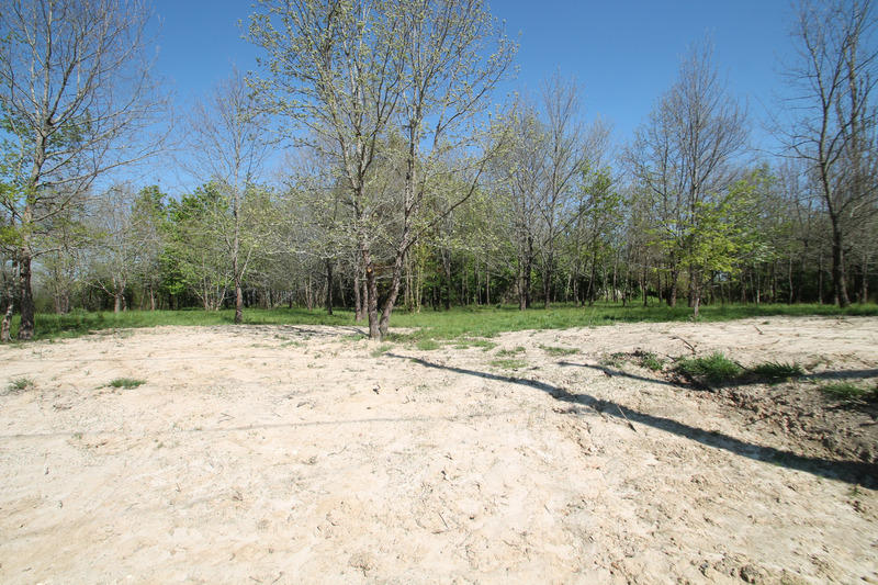 Terrain constructible - 1 050 m²