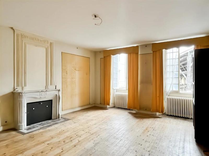 Maison - 290 m² - 8 pièces