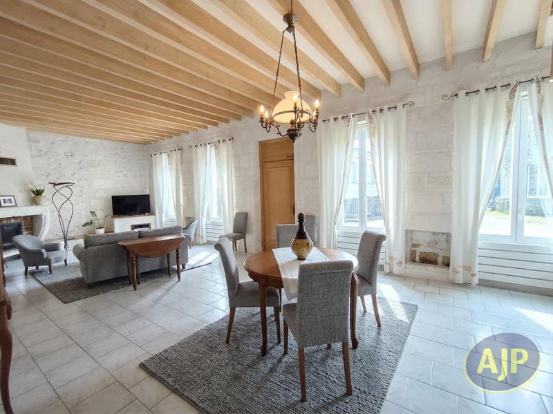 Maison - 141 m² - 5 pièces