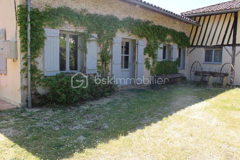 Demeure - 335 m² - 12 pièces