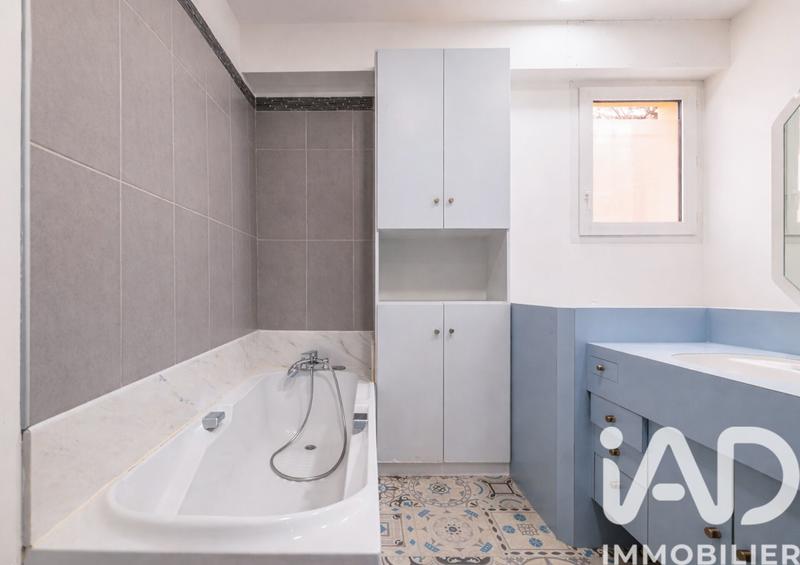 Maison - 229 m² - 9 pièces