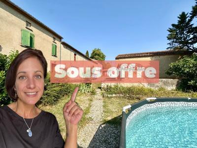 Maison - 335 m² - 13 pièces