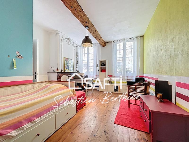 Maison - 210 m² - 7 pièces