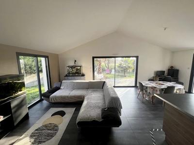 Maison - 136 m² - 6 pièces