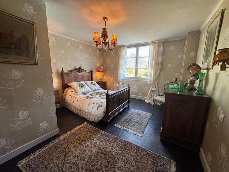 Maison - 209 m² - 10 pièces