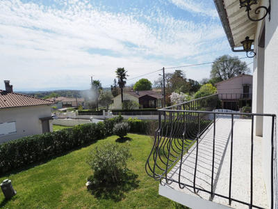 Maison - 185 m² - 7 pièces